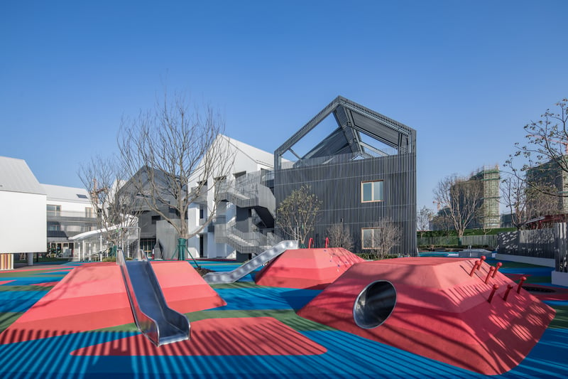 Pomegranate Place Vanke and Wantou Hefei is a multigenerational playground designed to appeal to all ages.