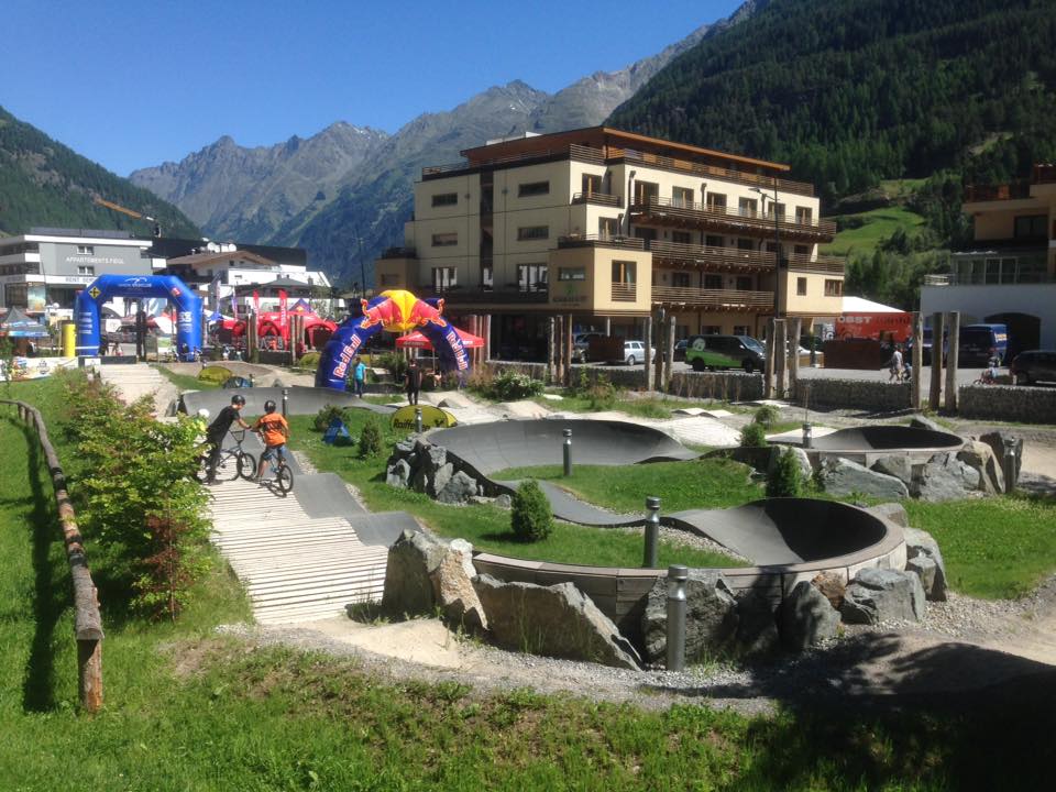 Riders on the rolling Bäckelar Pumptrack in the BikeRepublic of Sölden, Austria. Photo courtesy PZ Pumptrack Austria.